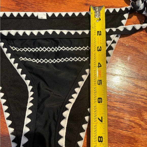 Black and White Triangle Bikini Set - Picture 7 of 8